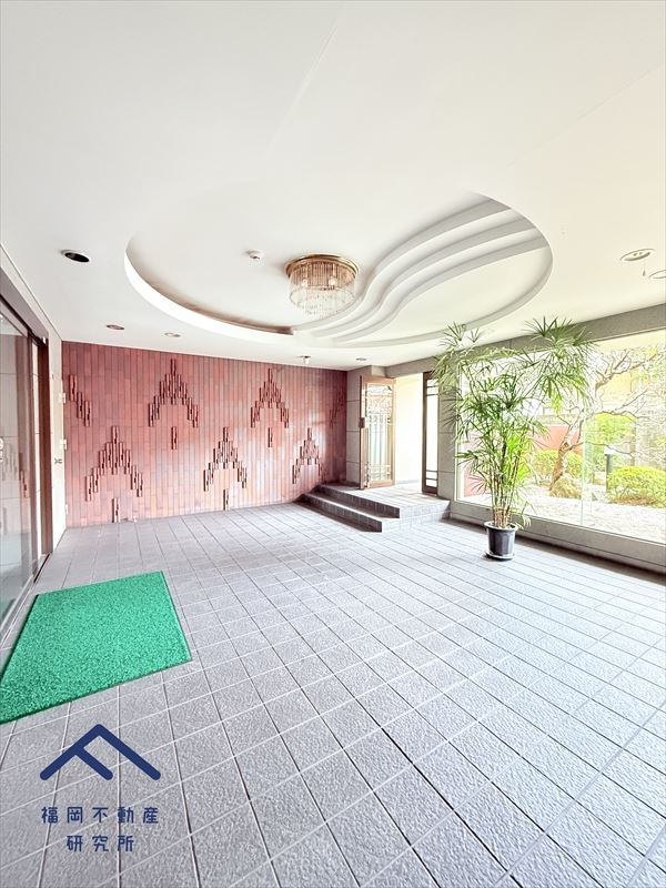 ロマネスク飯倉のエントランス