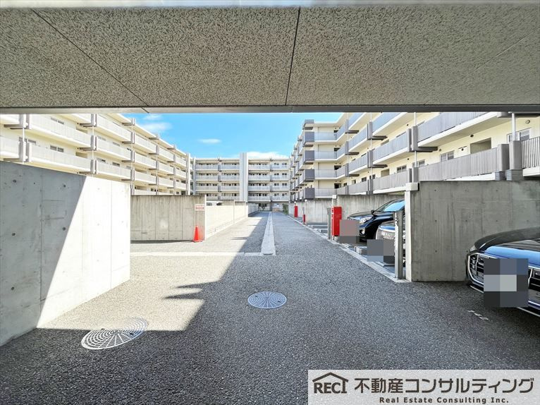 リビオ西宮学文ソルファの駐車場