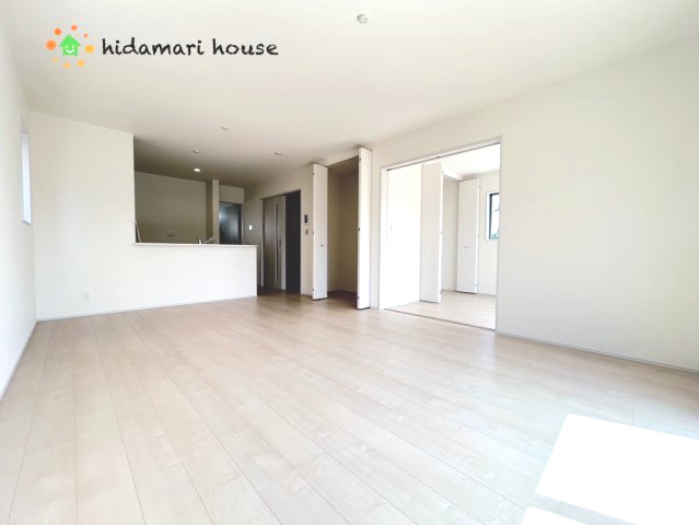 西区中野林　第2　新築戸建　リーブルガーデン　07の居間・リビング|LDK17帖