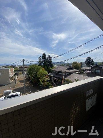 ベルファミーユのキッチン|同建物内の別の部屋の写真です。