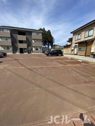 ベルファミーユの駐車場