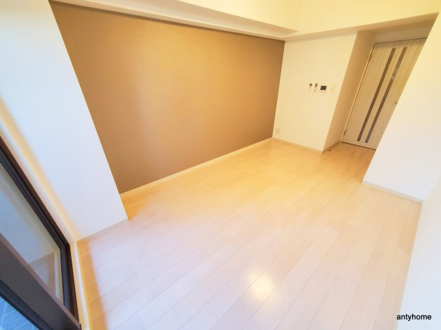 Luxe新大阪SOUTH　仲介手数料無料の居間・リビング