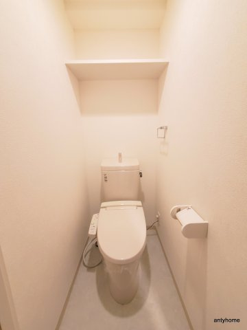 Luxe新大阪SOUTH　仲介手数料無料のトイレ
