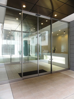 【エントランス】