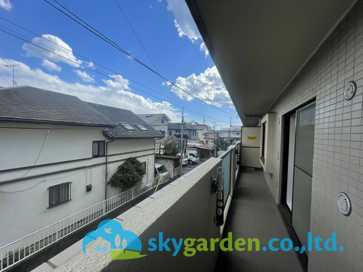 コスモ茅ヶ崎ベルセーヌのバルコニー