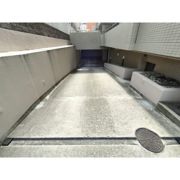 プリメーラリヨンの駐車場