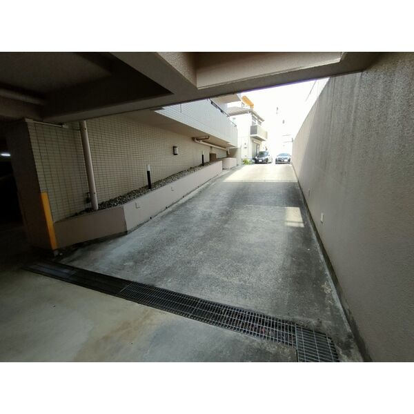 プリメーラリヨンの駐車場