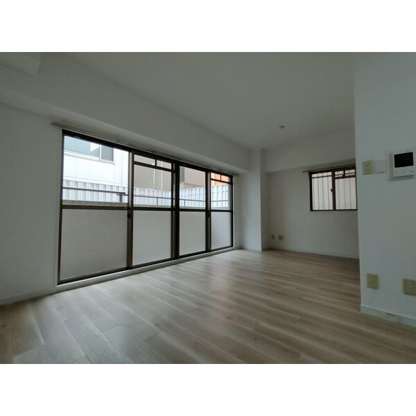 プリメーラリヨンの居間・リビング