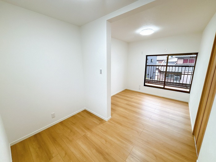 リフォーム　中古戸建　大垣市菅野1丁目　昭和52年築の洋室|二階東洋室