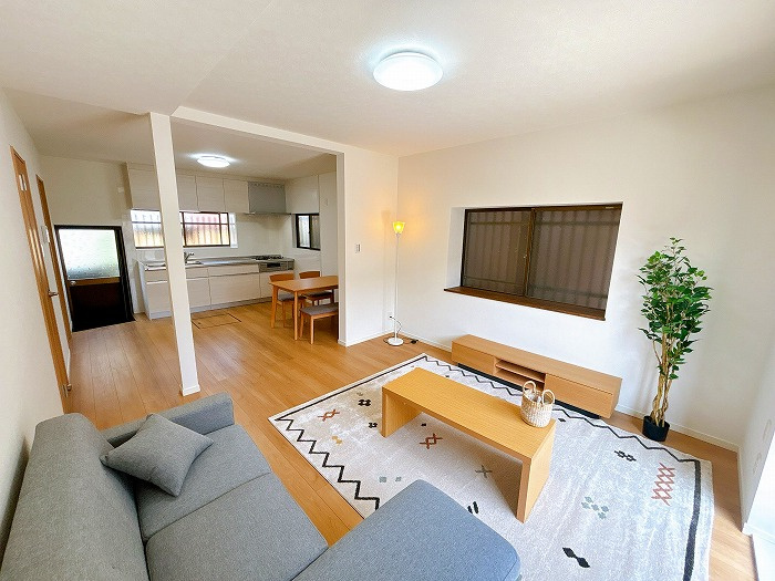 リフォーム　中古戸建　大垣市菅野1丁目　昭和52年築の居間・リビング|ニトリの家具付き！