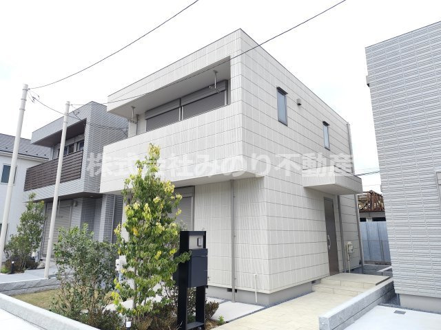 フリージア一色の外観