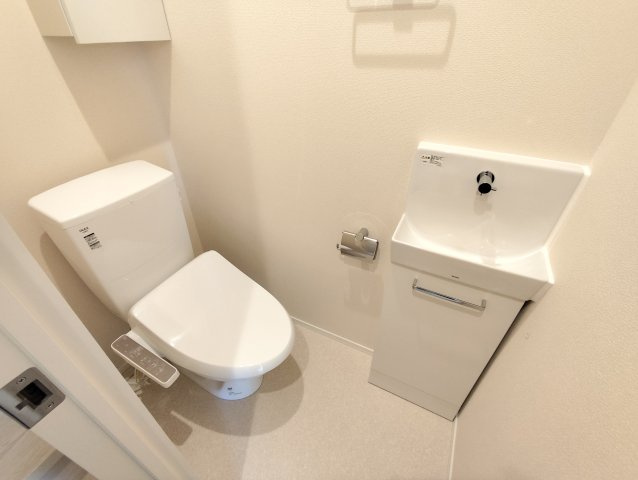 フリージア一色のトイレ