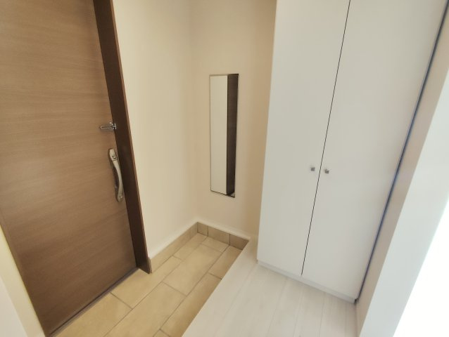 フリージア一色の玄関