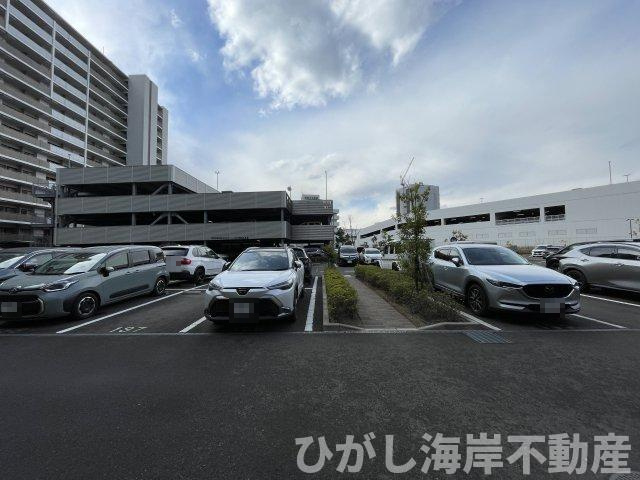 プレミスト湘南辻堂アクアフェイスの駐車場|敷地内駐車場完備！機械式ではなく平置きタイプ