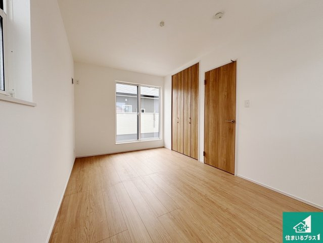 22(土)23(日)24(祝)現地説明会開催　大和郡山市今国府町　の洋室|収納スペースが充実しているので子供の成長に合わせてたくさん収納ができます！家族構成に合わせた様々な活用ができる収納！