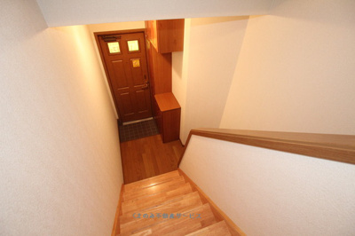 【玄関】 | ニュークレストールソフィアＡ | 落ち着いた玄関です
ニュークレストールソフィアA棟201号室　2013/8/12撮影