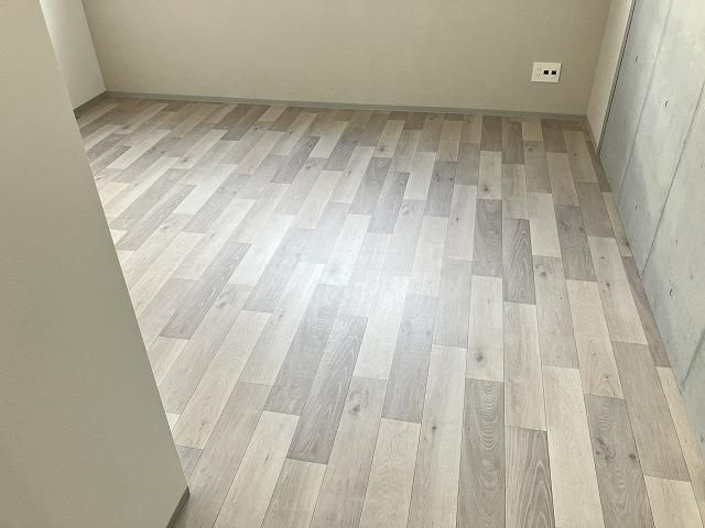 【洋室】クレシエンテ大和町