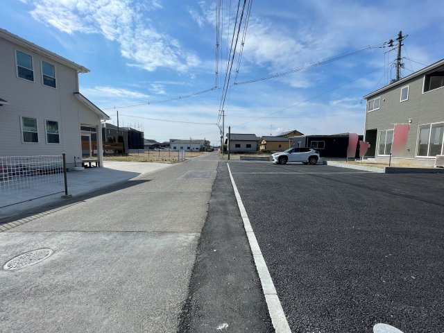 新築戸建　本宮市高木第6　Cradle Gardenの前面道路含む現地写真