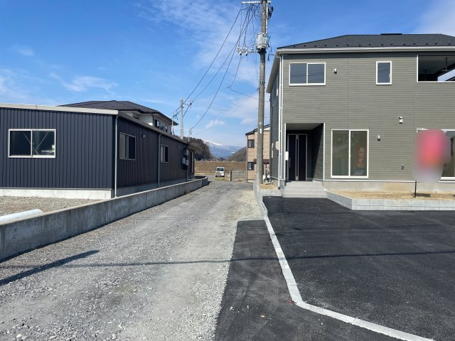 新築戸建　本宮市高木第6　Cradle Gardenの前面道路含む現地写真