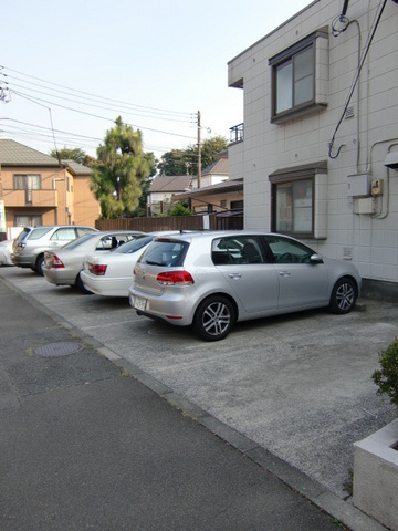 グリーンコートの駐車場|敷地内駐車場（空き・入庫　要確認）