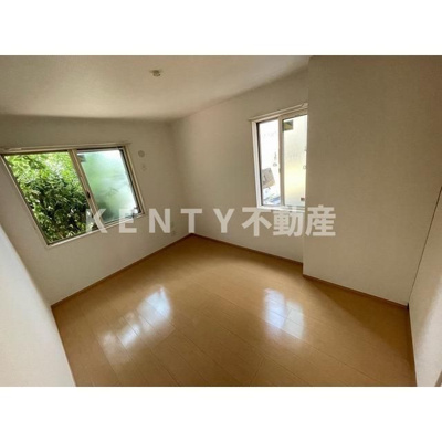 【寝室】 | ラ メゾネット ヴェルトゥ | 開放的な寝室です