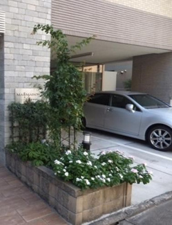 【駐車場】