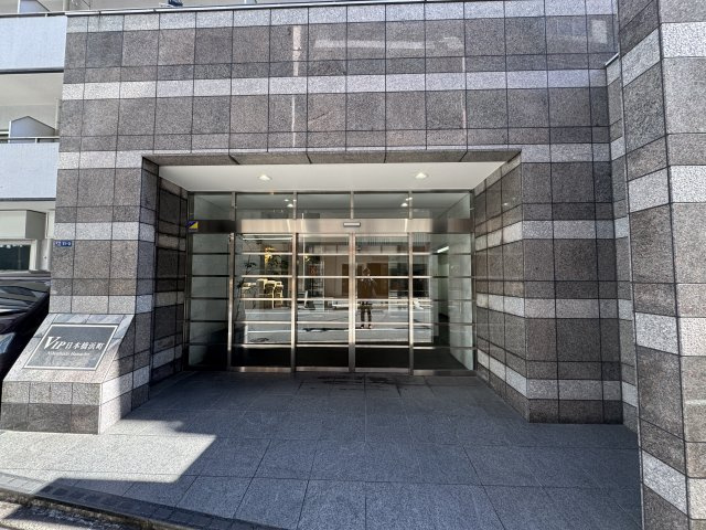 マンションVIP日本橋浜町のエントランス|エントランス改修工事によって高級感あるエントランスに生まれ変わりました