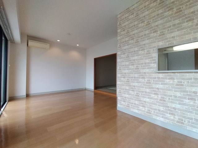 神戸市須磨区白川台７丁目の賃貸マンションの居間・リビング|リビング