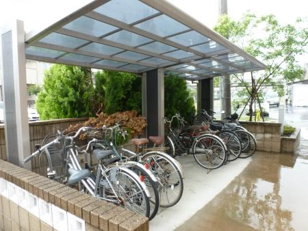 コートエストＢのその他共用部分|駐輪場