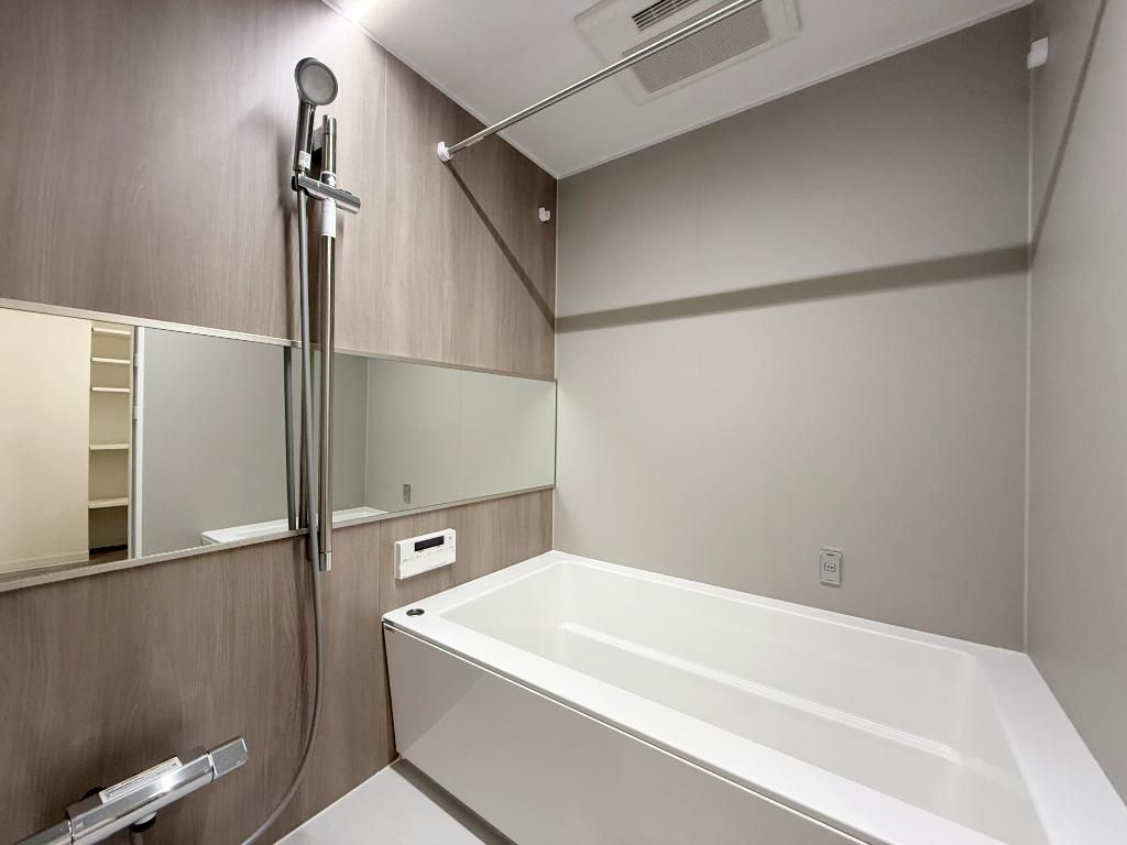 府中市浅間町３丁目の中古マンションの浴室