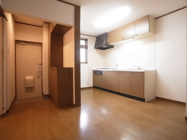 神戸市長田区上池田３丁目のアパートの居間・リビング