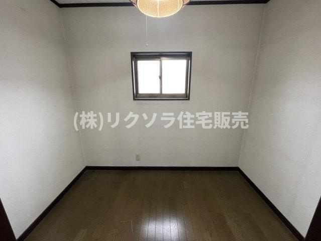 星丘2丁目　中古一戸建ての収納|大容量ウォークインクローゼット
■物件内覧・資金計画相談・住宅ローン相談、リフォーム相談、お問合せ受付中■
※当日・翌日のご内覧、ご相談はお電話でのお問合せがスムーズです！