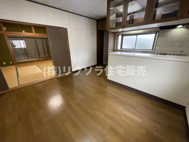 星丘2丁目　中古一戸建ての居間・リビング|LDK11.0帖
■物件内覧・資金計画相談・住宅ローン相談、リフォーム相談、お問合せ受付中■
※当日・翌日のご内覧、ご相談はお電話でのお問合せがスムーズです！