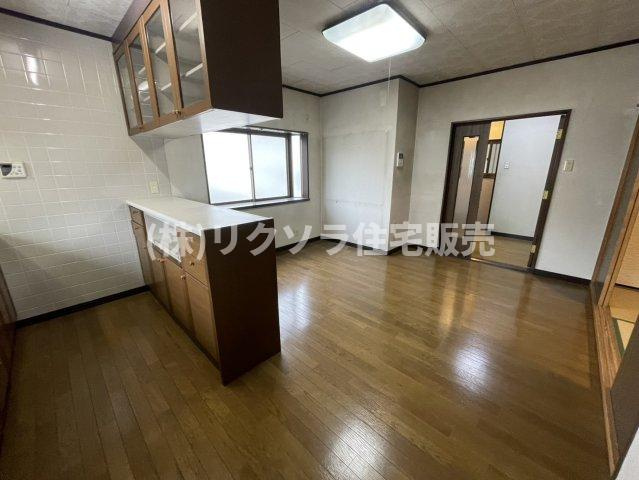 星丘2丁目　中古一戸建ての居間・リビング|LDK11.0帖
■物件内覧・資金計画相談・住宅ローン相談、リフォーム相談、お問合せ受付中■
※当日・翌日のご内覧、ご相談はお電話でのお問合せがスムーズです！