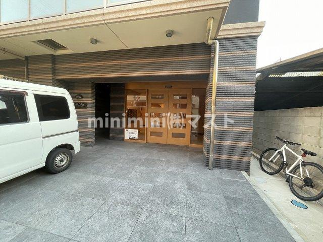 L-EROLA此花（エルフローラ）のエントランス