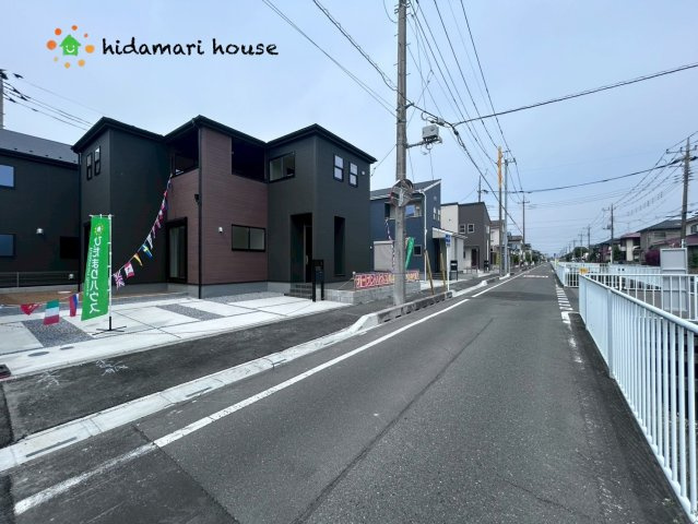 西区中野林第2　新築一戸建て　リーブルガーデン13の前面道路含む現地写真