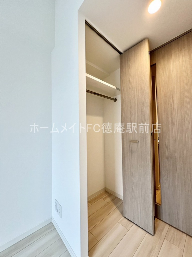 東大阪市高井田西６丁目の賃貸マンションの収納