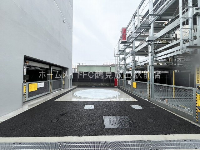 東大阪市高井田西６丁目の賃貸マンションの駐車場