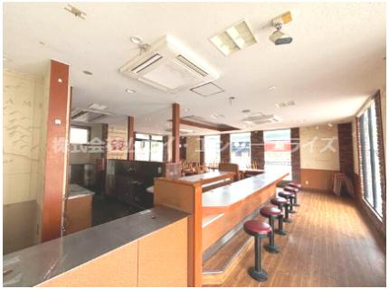 八幡五反田　貸店舗の内装