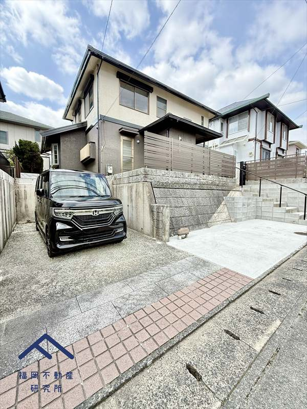 筑紫野市美しが丘南４丁目　戸建ての駐車場