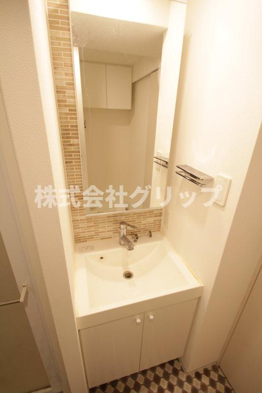 ZOOM横浜の独立洗面台