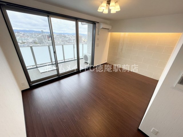 東大阪市森河内西２丁目の賃貸マンションの居間・リビング