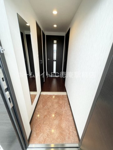 東大阪市森河内西２丁目の賃貸マンションの玄関