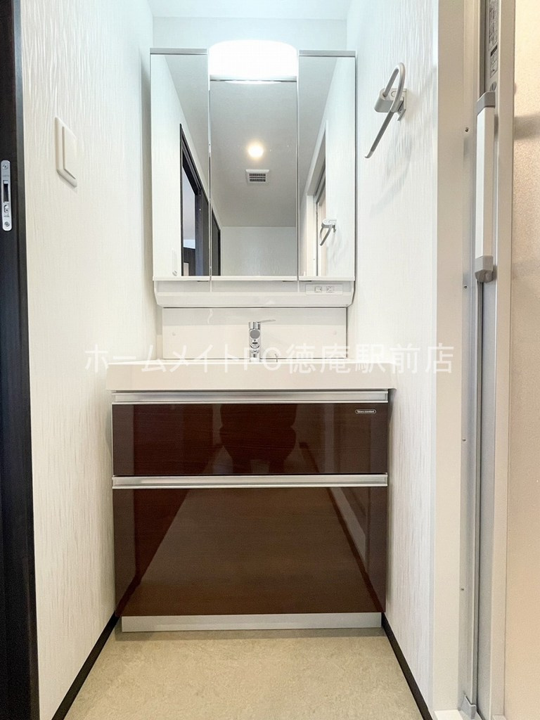 東大阪市森河内西２丁目の賃貸マンションの独立洗面台