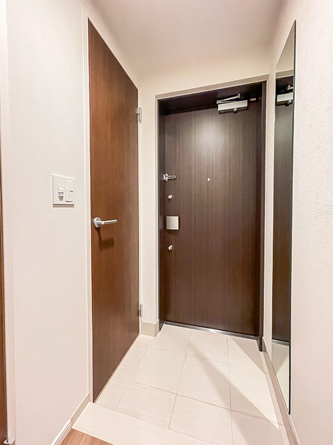 ロイジェントパークス押上錦糸町の玄関|※写真は同タイプ住戸です。