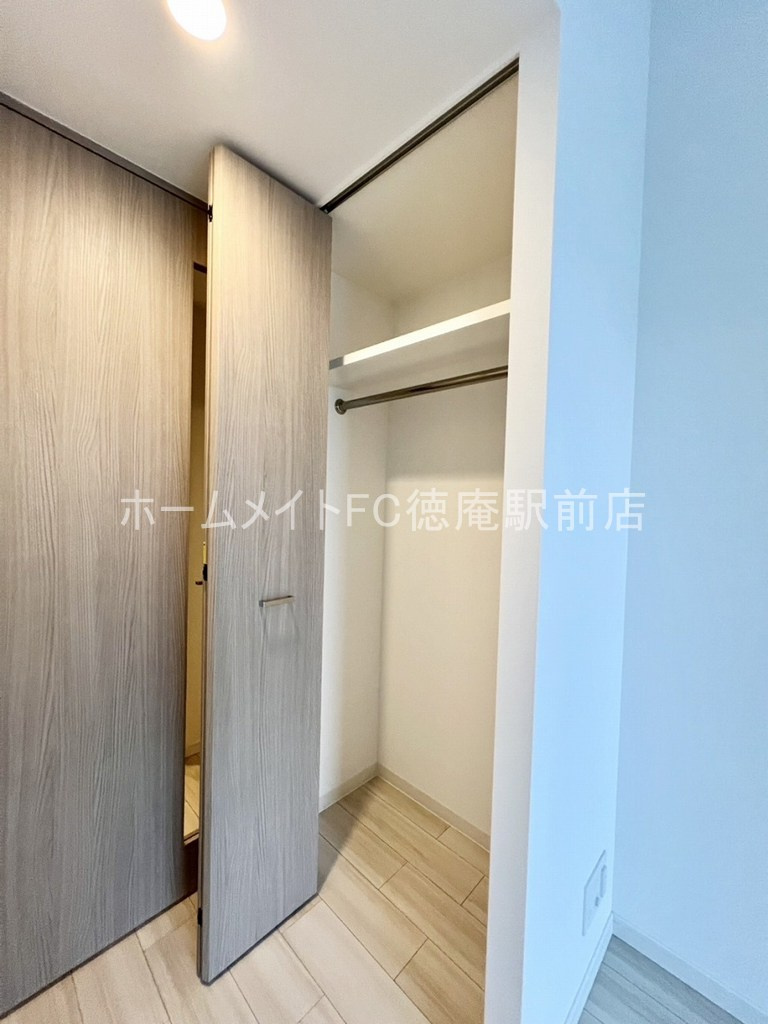 東大阪市高井田西６丁目の賃貸マンションの収納
