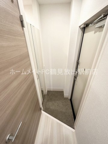 東大阪市森河内西２丁目のアパートの玄関