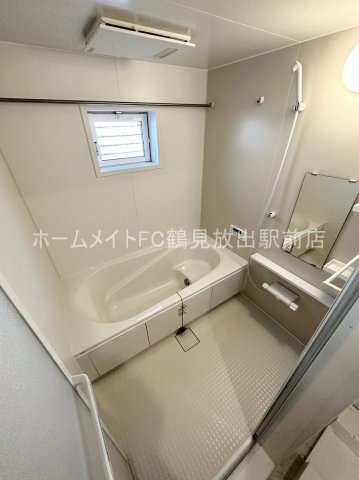 東大阪市森河内西２丁目のアパートの浴室
