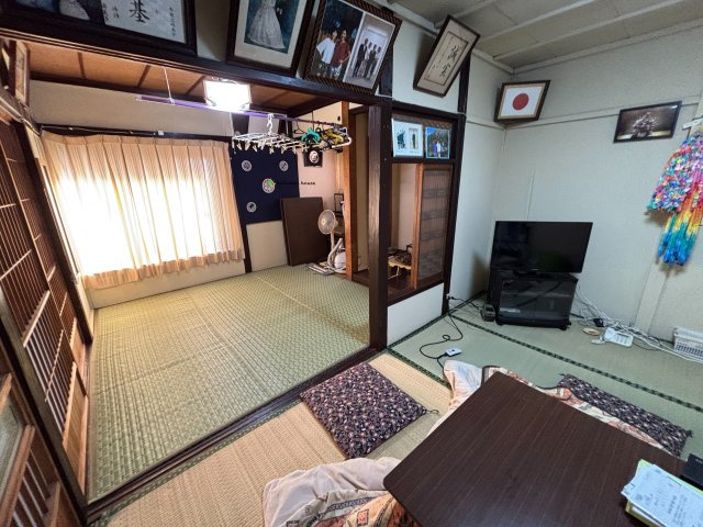 野田市柳沢　古民家住宅　121坪の居間・リビング|古民家カフェなんかもオススメ♪