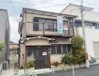 【外観】 | 南向きで陽当たり良好な戸建てです♪築年数は不詳です。